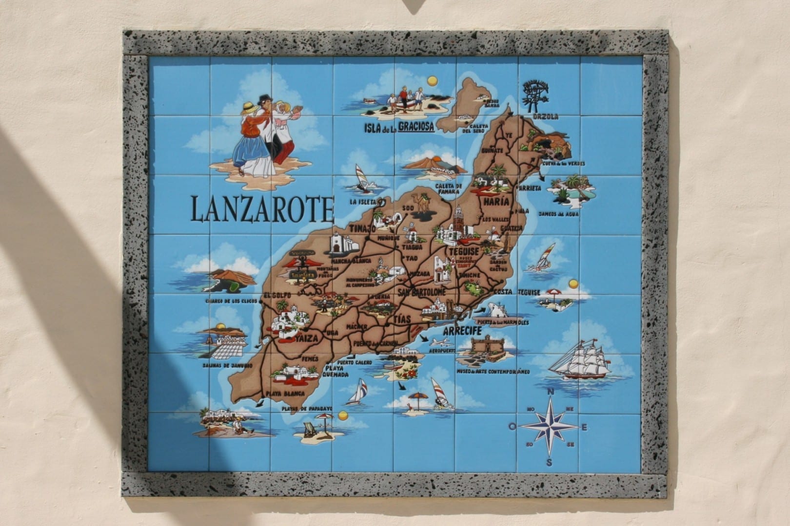 Mapa de Lanzarote que muestra las principales ciudades y sitios de interés. Lanzarote (Islas Canarias) España
