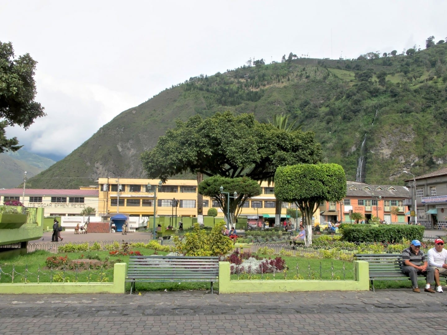 Parque de la Basilica Baños Ecuador