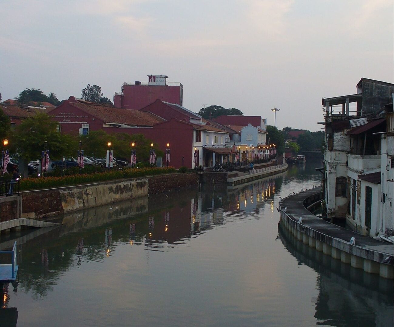 Río Malaca al atardecer Malacca Malasia
