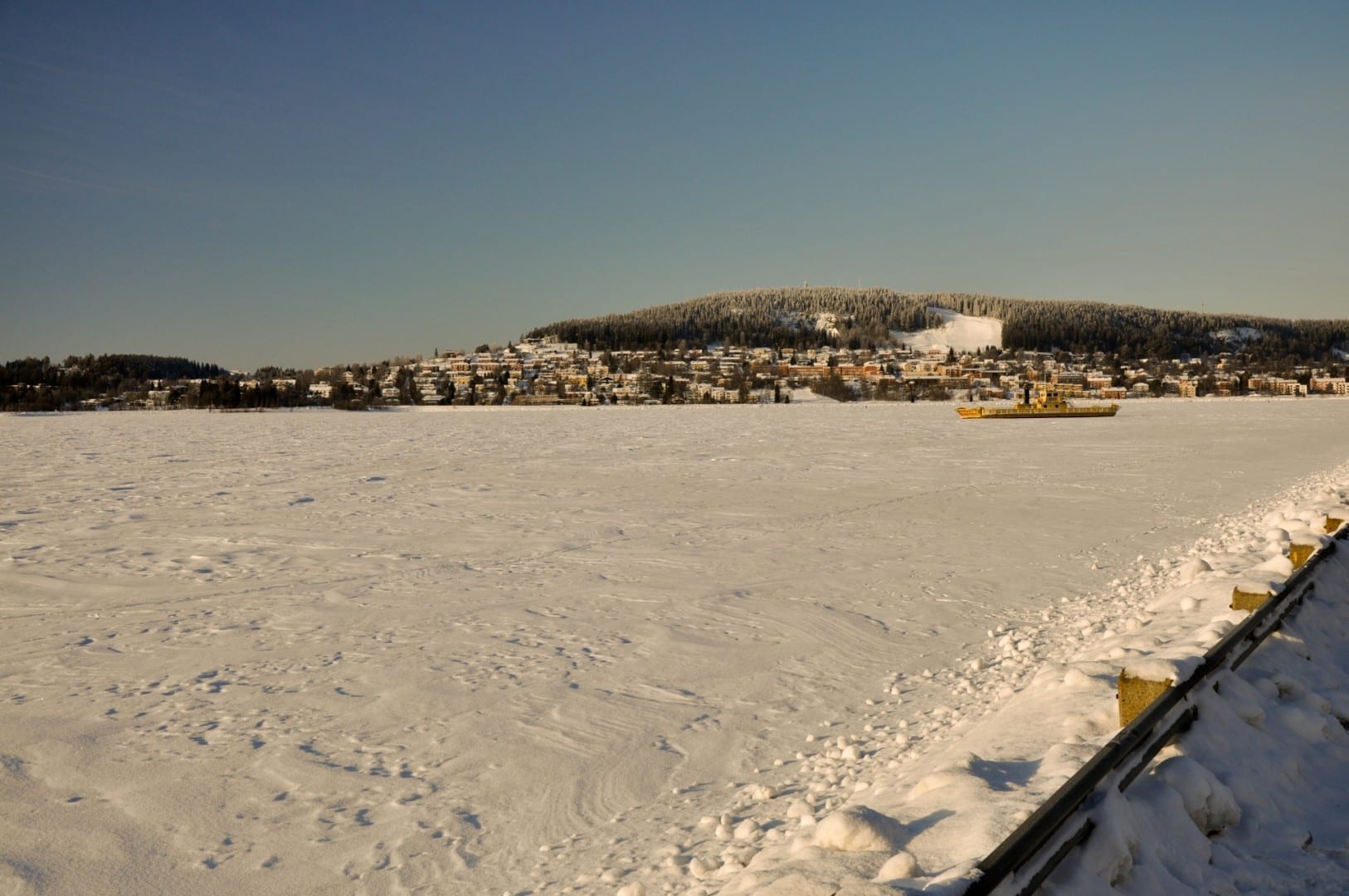 Östersund durante el invierno, vista sobre Frösön Östersund Suecia