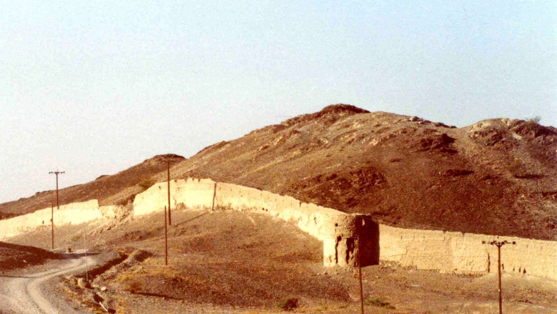 Antiguas paredes de Ibri Ibiri Omán
