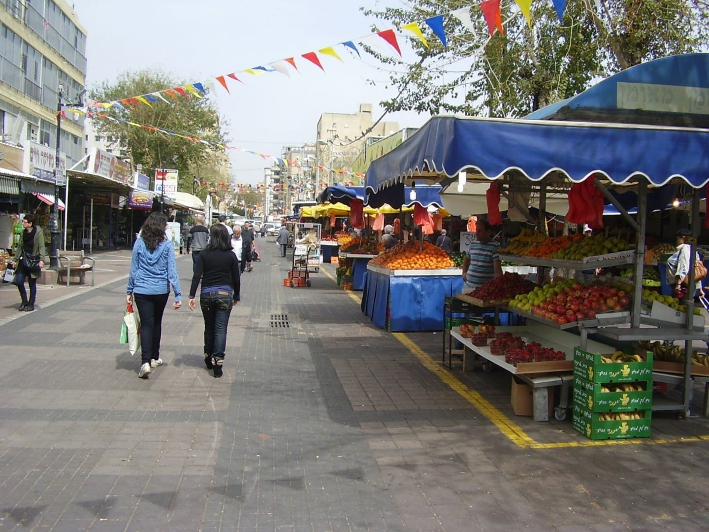 El colorido mercado de Netanya Netanya Israel