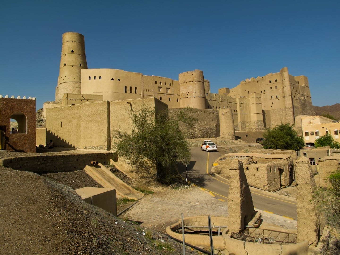 El Fuerte de Bahla, uno de los cuatro fuertes principales de Omán y un sitio de Patrimonio Mundial de la UNESCO. Bahla Omán