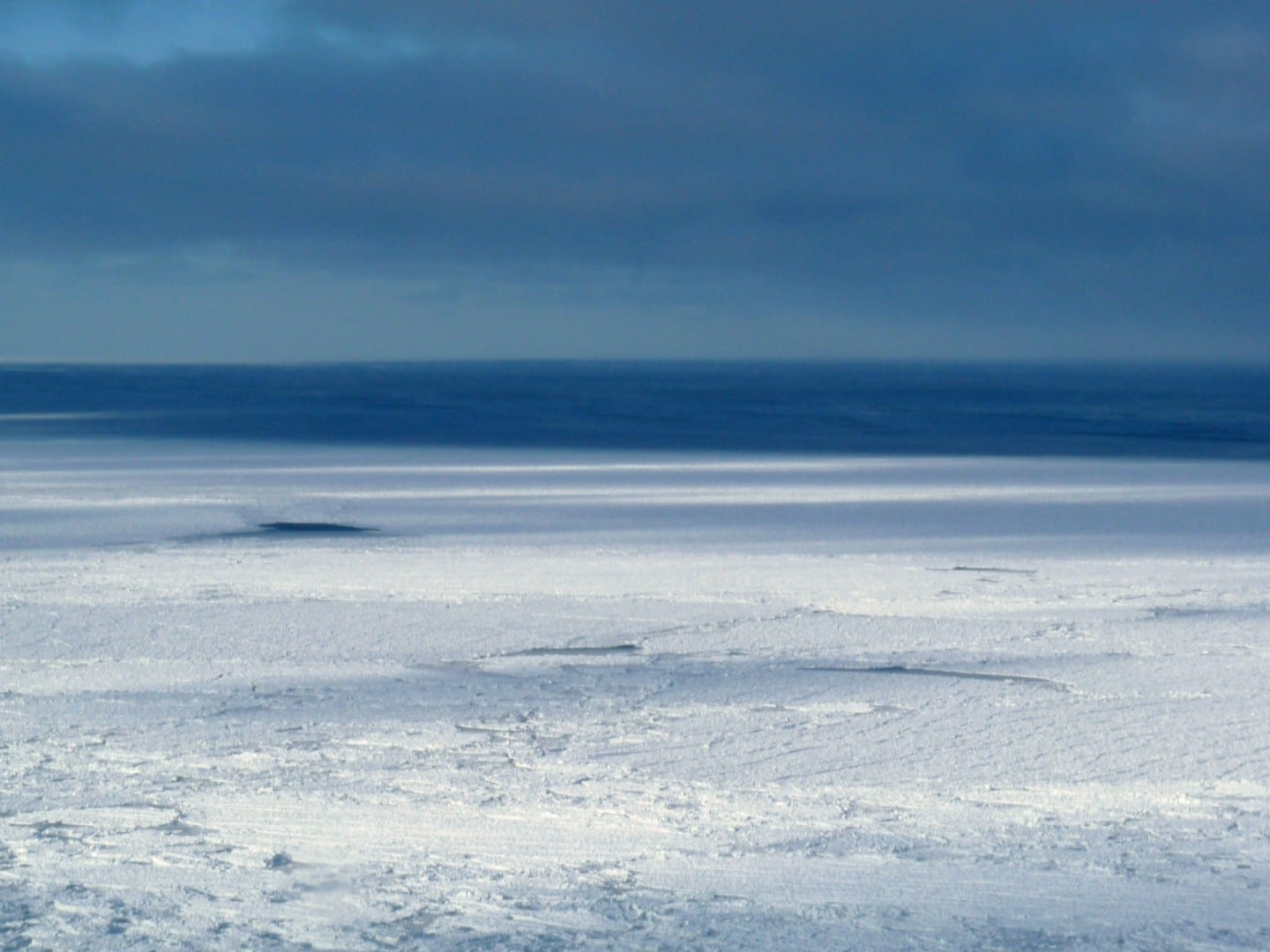 El hielo de la costa en el Cabo Churchill, en el Parque Nacional de Wapusk Churchill Canadá