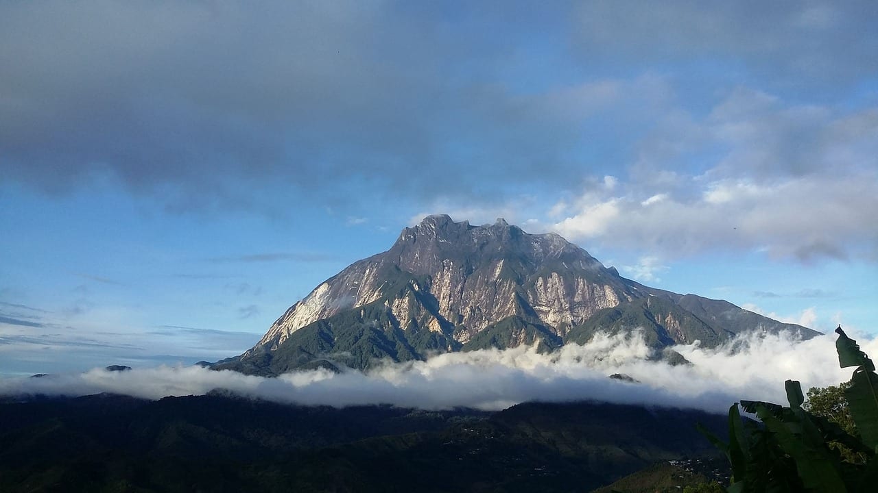 El Monte Kinabalu Montaña Sabah Malasia
