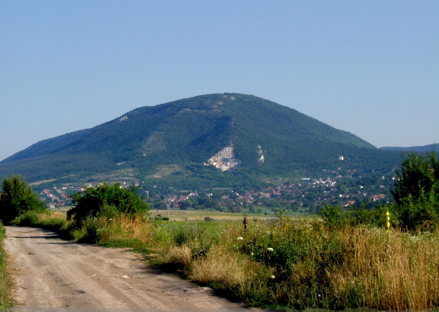 El pico de la montaña Pilis Visegrado Hungría