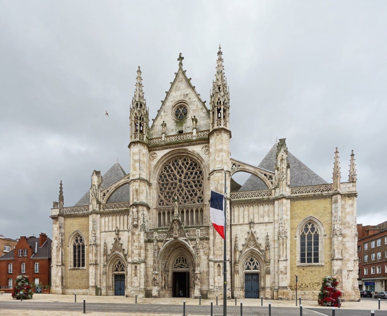 Fachada de la iglesia de Saint-Éloi Dunkerque Francia