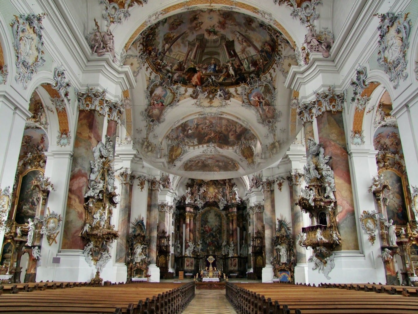Interior de la basílica de Ottobeuren Memmingen Alemania