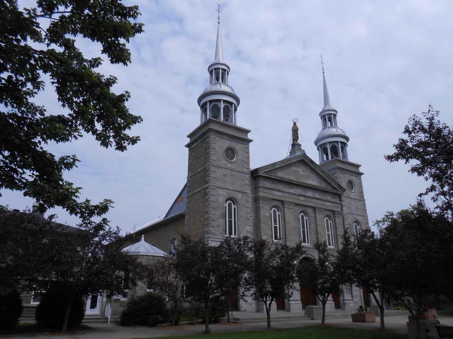 La iglesia de Sainte-Rose-de-Lima Laval Canadá
