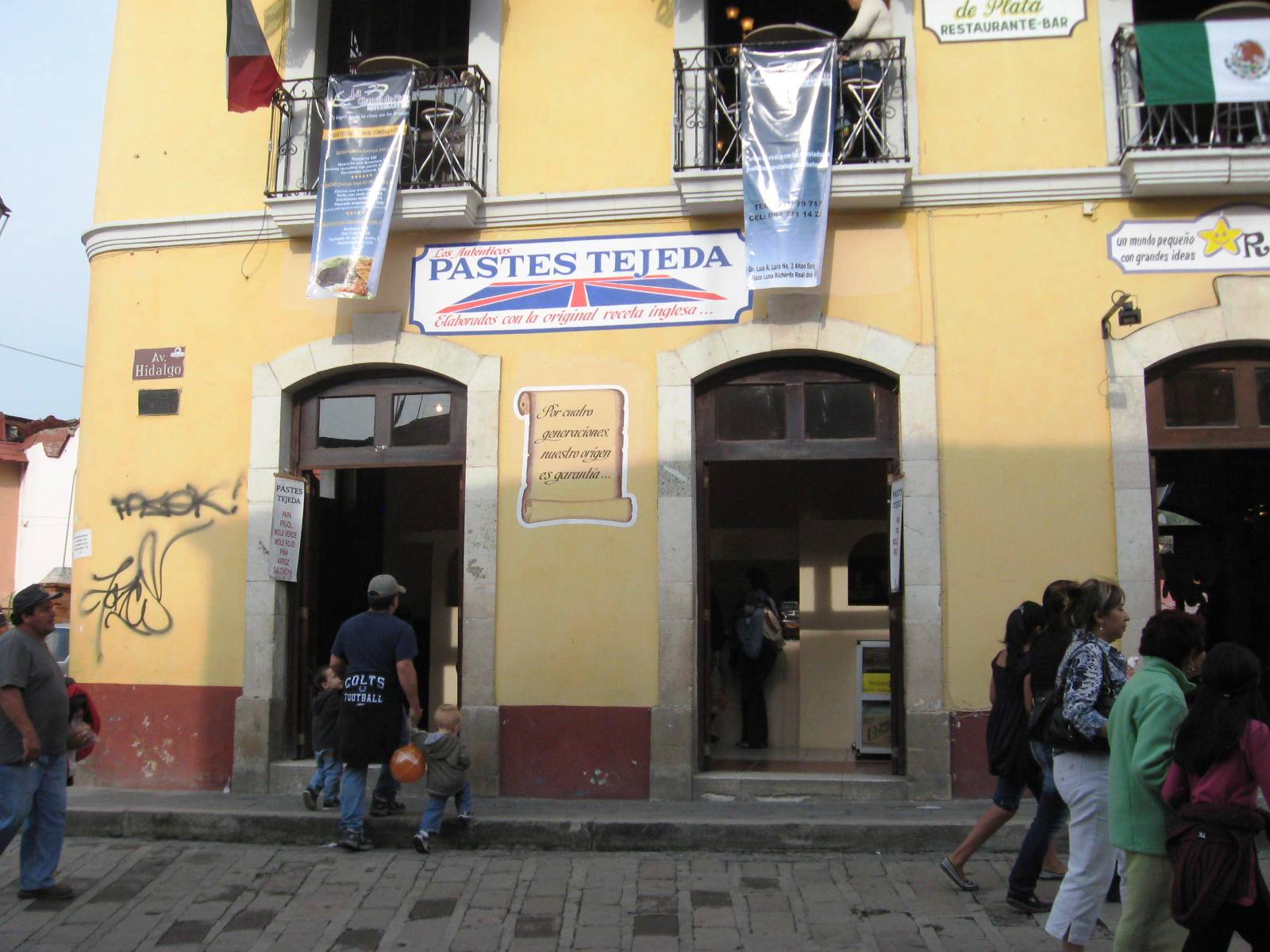 Una tienda que vende pastas, testamento de su pasado córnico Real del Monte México